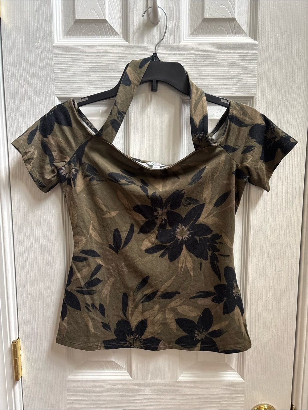 Guess Women’s Olive Green/Dark Floral Print Halter Top, Size S, EUC